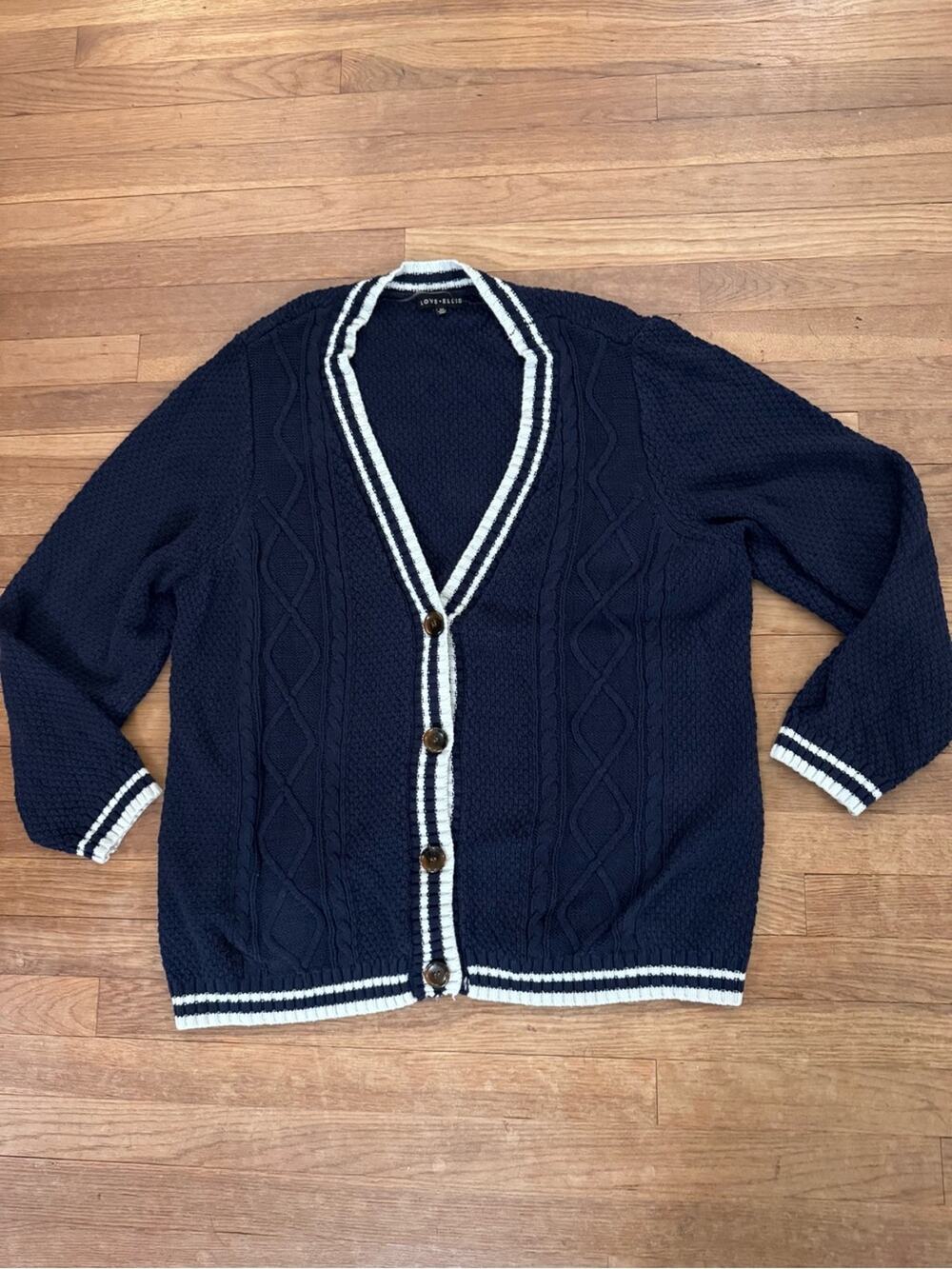 Love Ellie Women's Navy White Trim Button Front Cardigan - Size 2X
b61